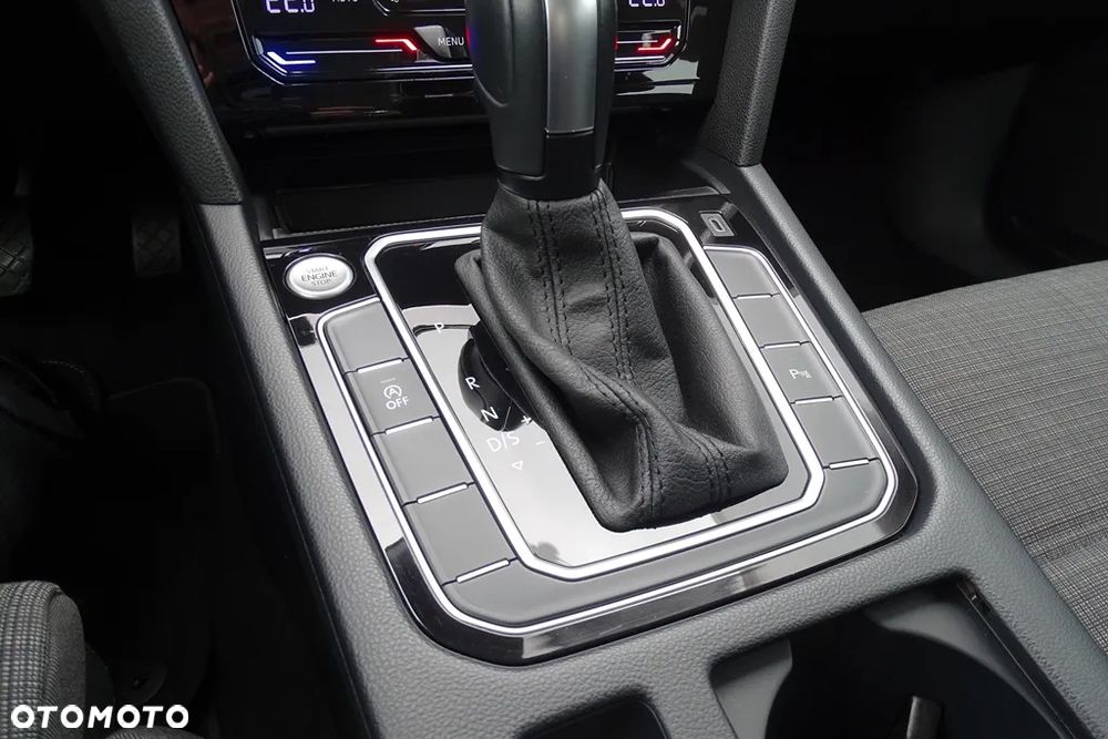 Volkswagen Passat - 24