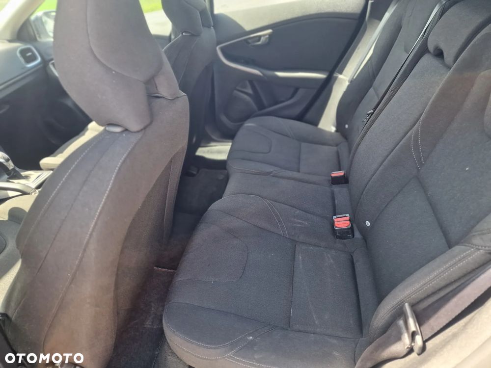 Volvo V40 D3 Geartronic Momentum - 20