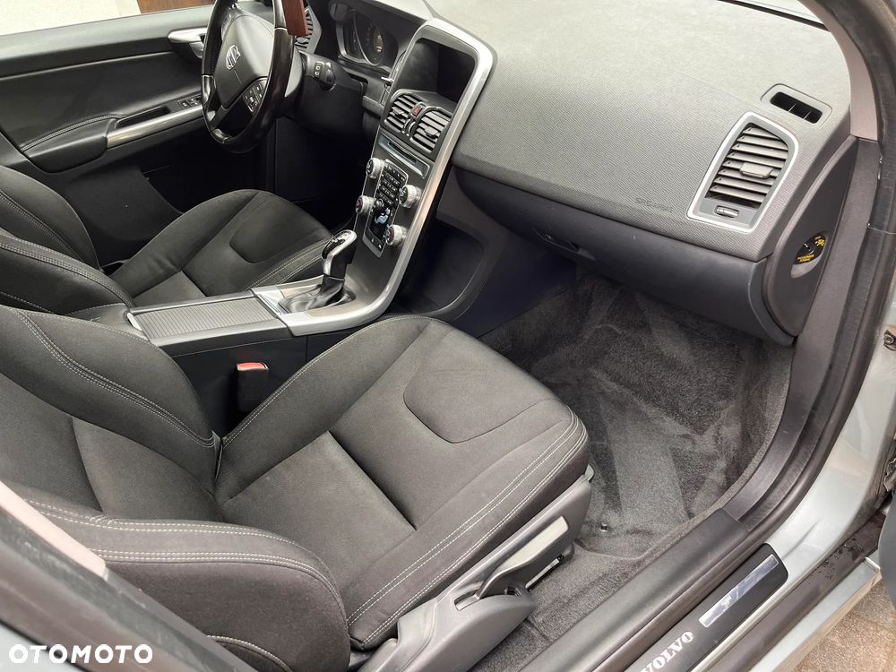 Volvo XC 60 D4 Drive-E Momentum - 11