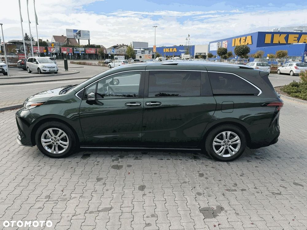 Toyota Sienna - 24