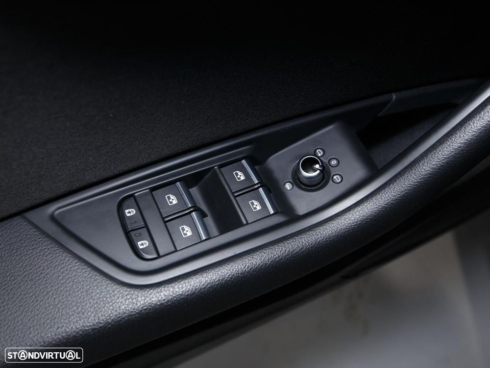 Audi A4 Avant 30 TDI S tronic - 13