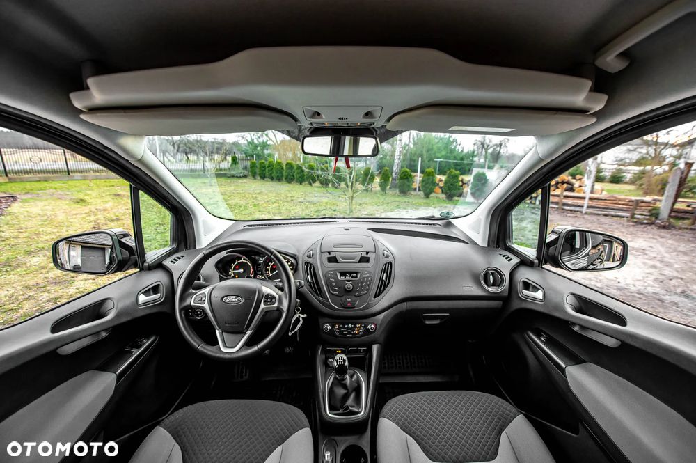 Ford Tourneo Courier 1.0 EcoBoost S&S Titanium - 22
