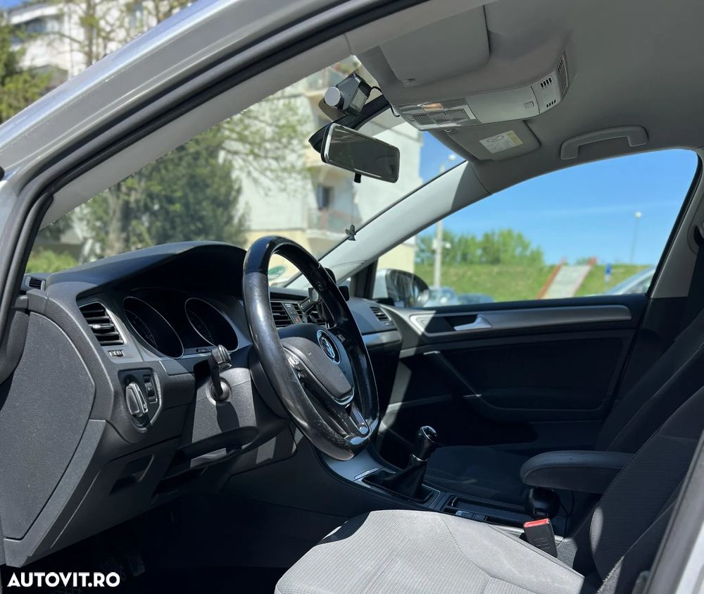Volkswagen Golf 1.6 TDI BlueMotion Technology Comfortline - 8
