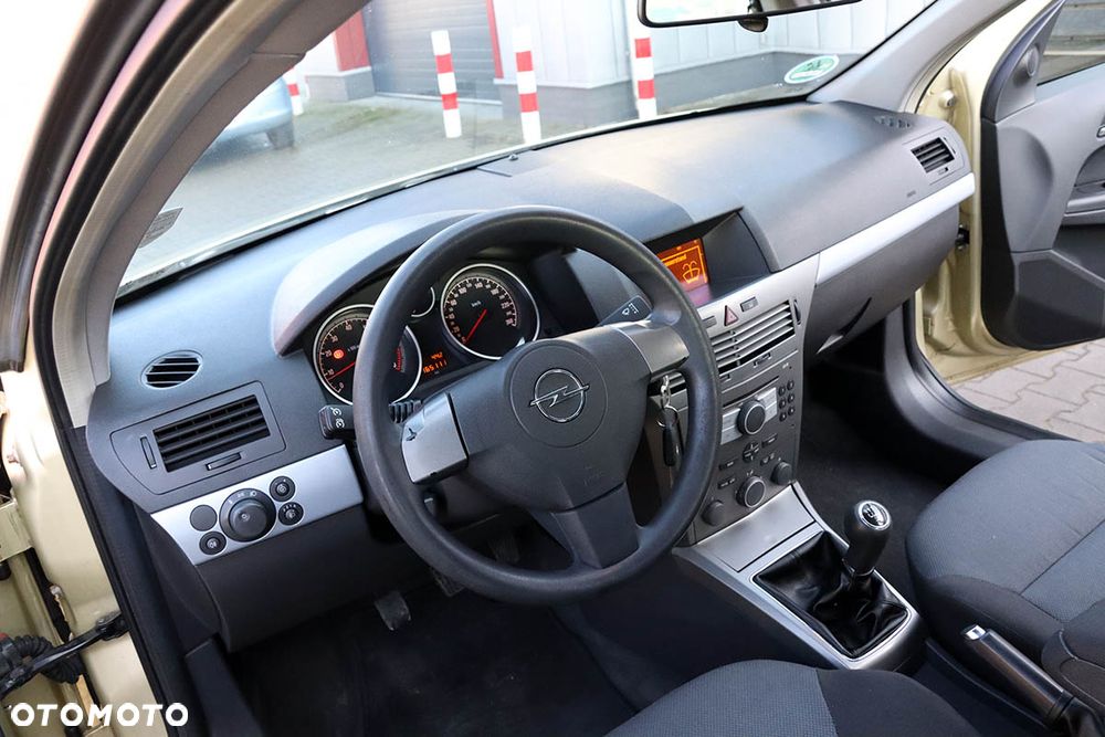 Opel Astra - 19