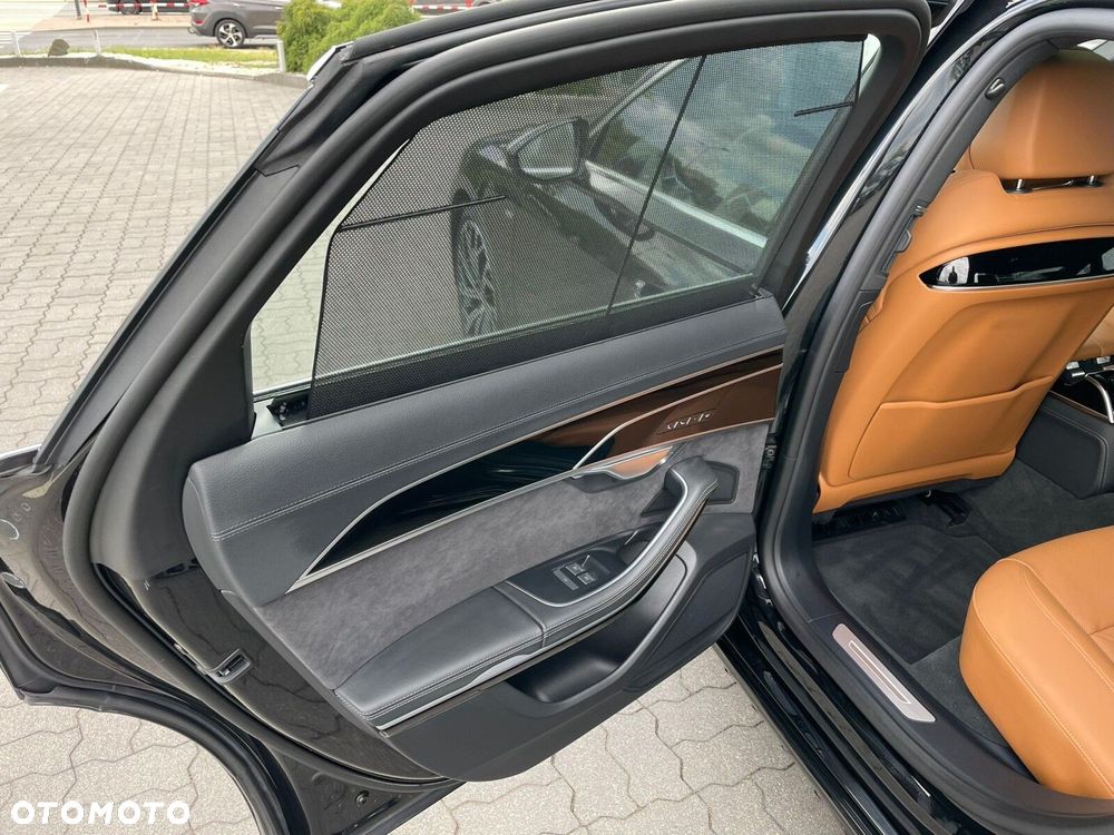 Audi A8 - 11