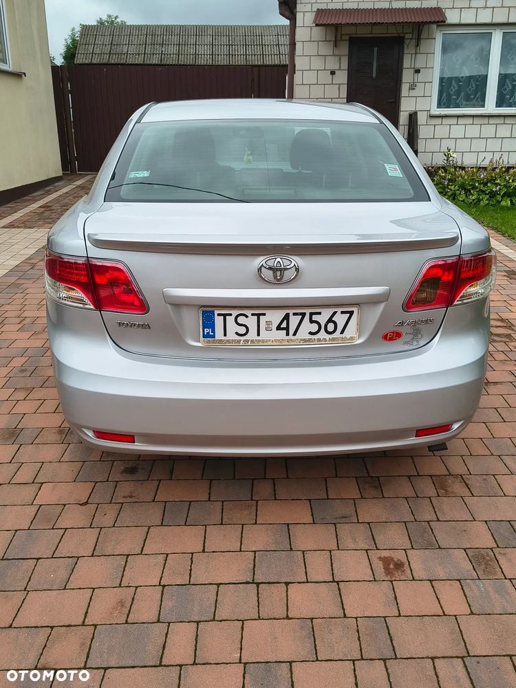 Toyota Avensis 2.0 D-4D - 6