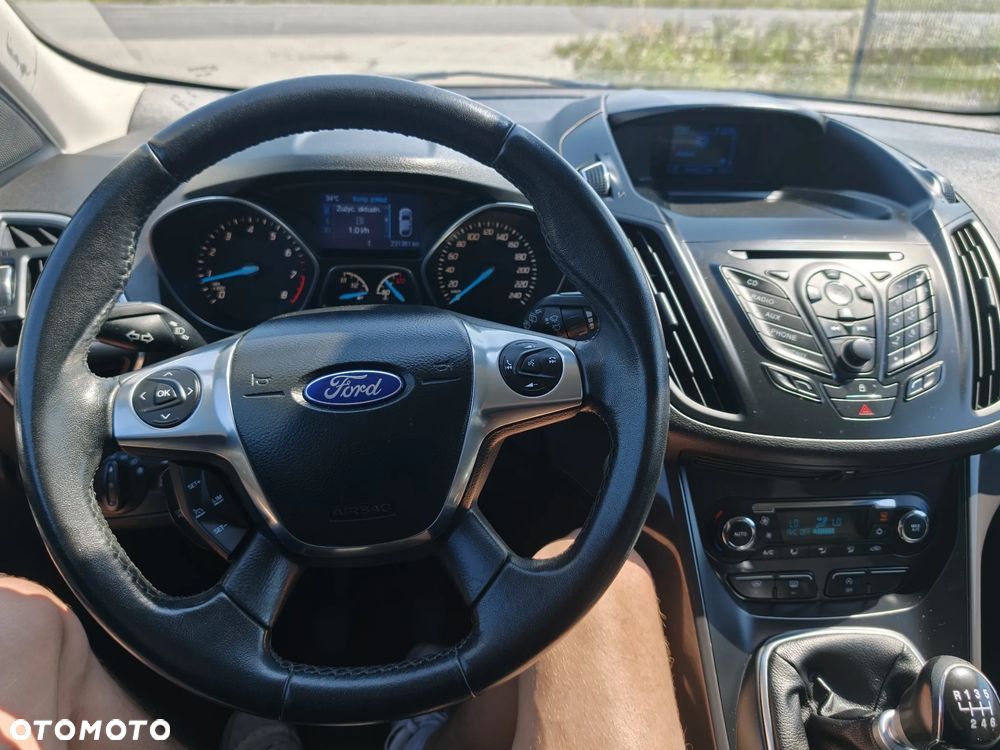 Ford Kuga - 26