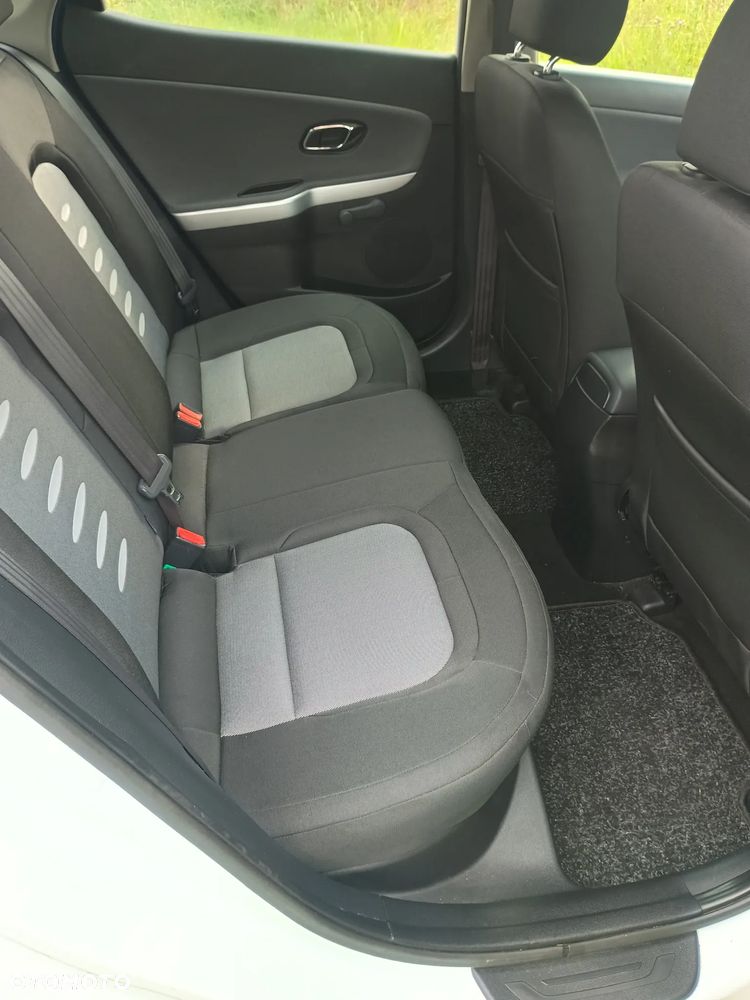 Kia Ceed - 13