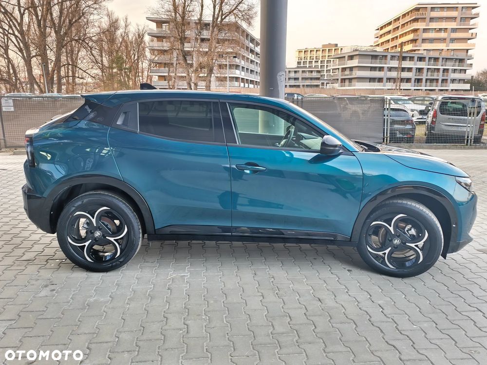 Alfa Romeo Junior 1.2 VGT Ibrida Ti - 12