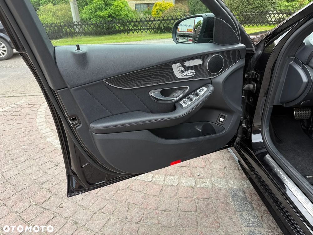 Mercedes-Benz Klasa C 220 d 9G-TRONIC AMG Line - 24