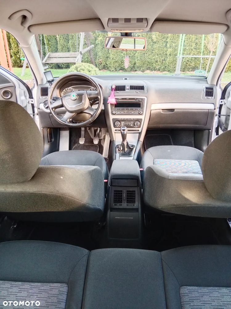 Skoda Octavia 1.6 TDI DPF Ambition - 8