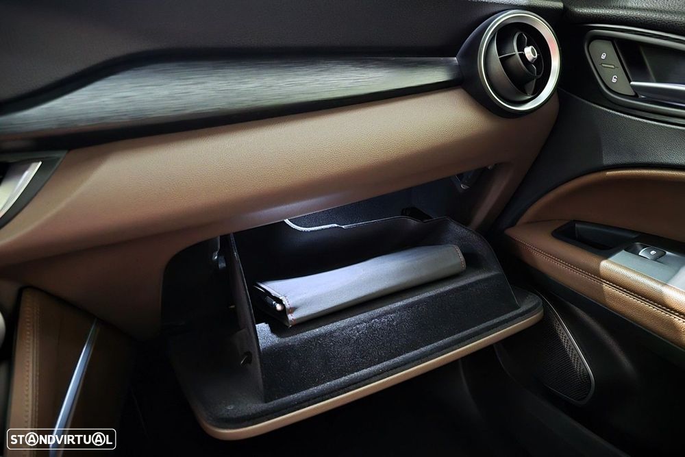 Alfa Romeo Stelvio 2.2 D Super AT8 - 29