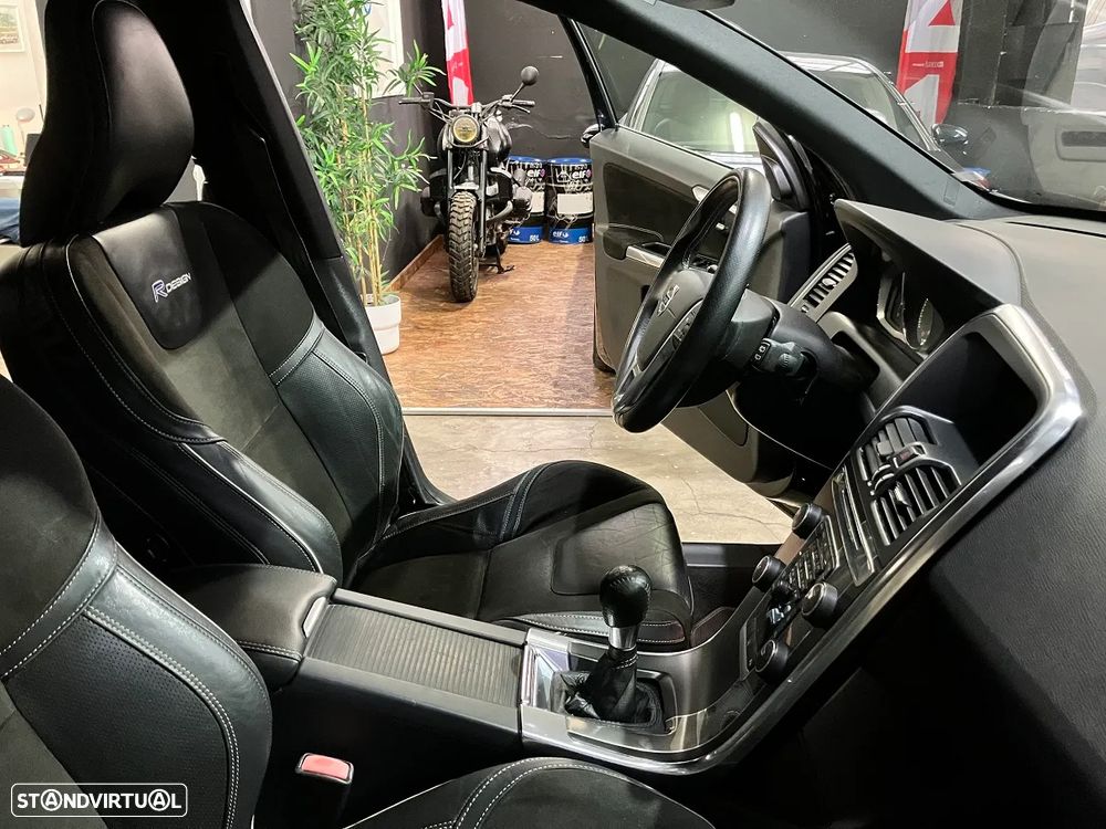 Volvo XC 60 2.0 D4 DRIVe R-Design - 19