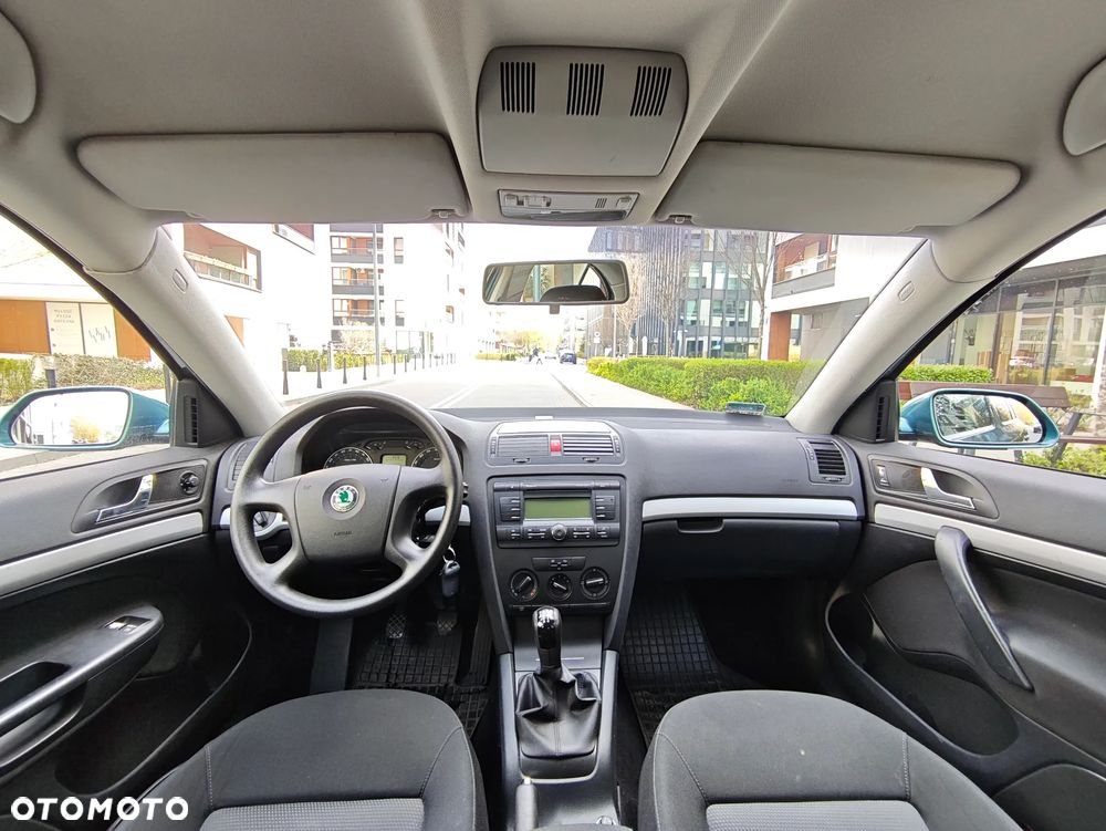 Skoda Octavia 1.6 FSI Ambiente - 14