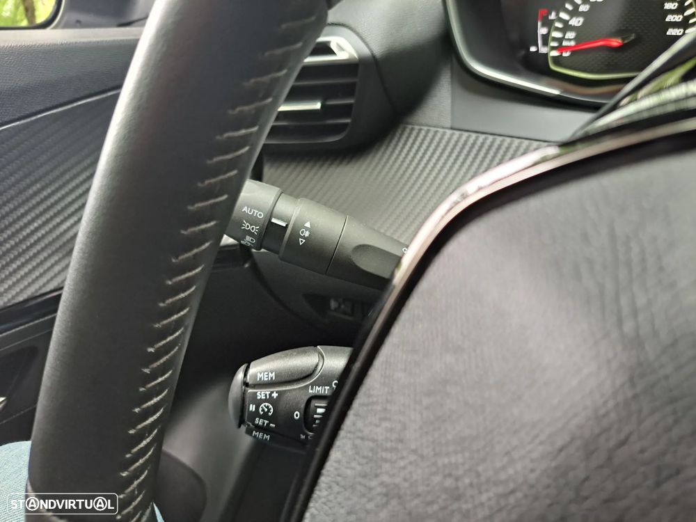 Peugeot 2008 1.5 BlueHDi Allure - 15