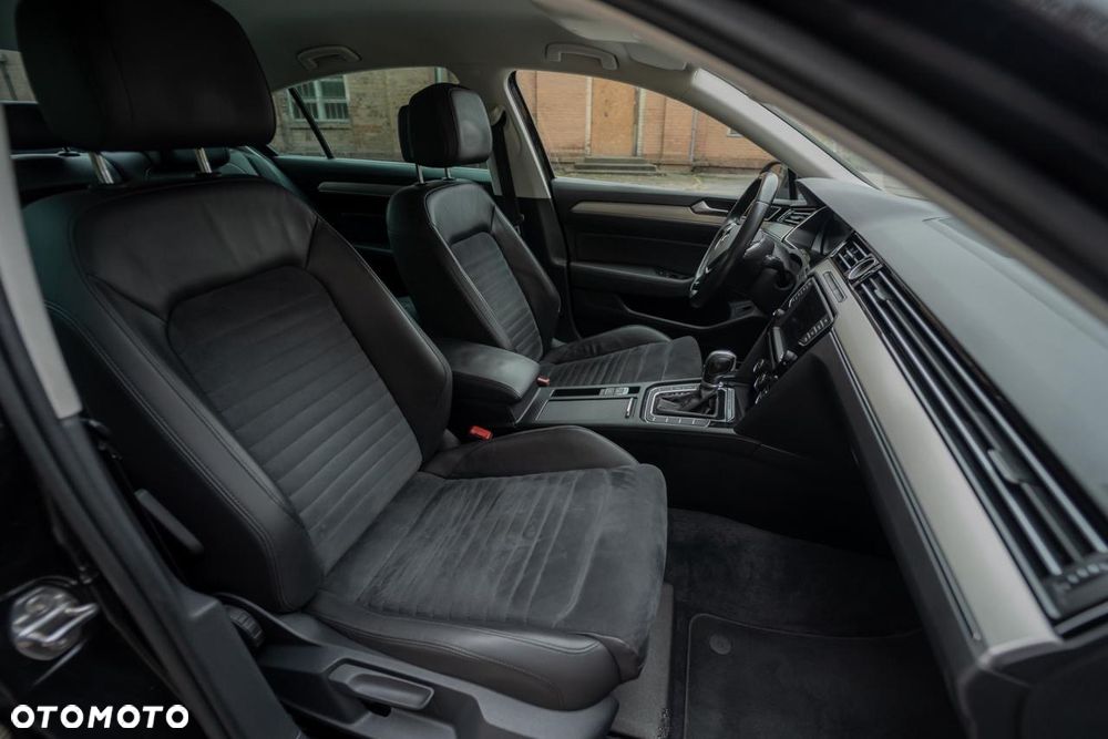 Volkswagen Passat 2.0 TDI Bi-Turbo BMT 4Mot Highline DSG - 23
