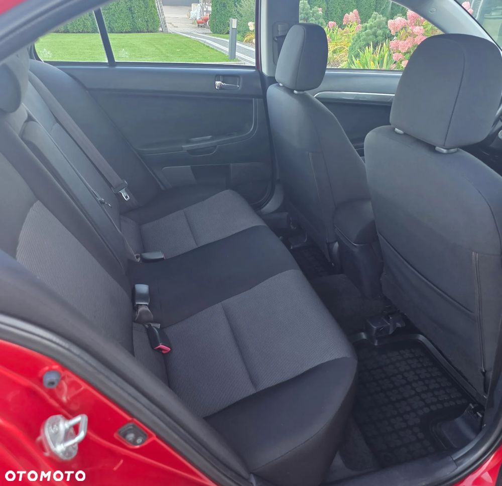 Mitsubishi Lancer - 17