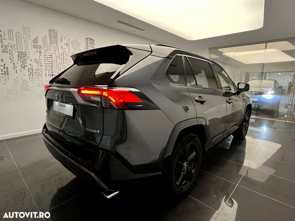 Toyota RAV4 - 6