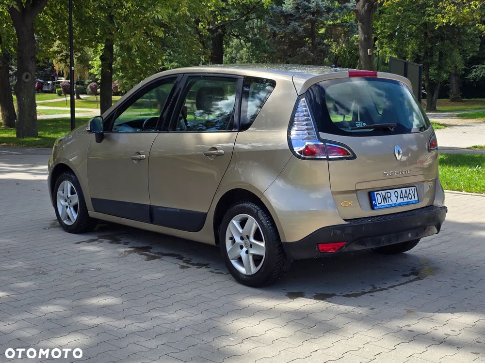 Renault Scenic ver-1-4-16v-tce-tomtom-edition - 4