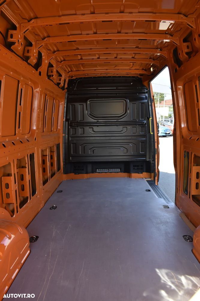 Volkswagen Crafter L4 Furgon - 18