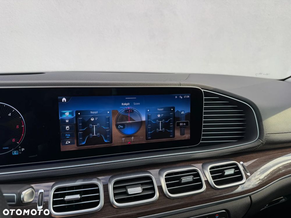 Mercedes-Benz GLS - 21