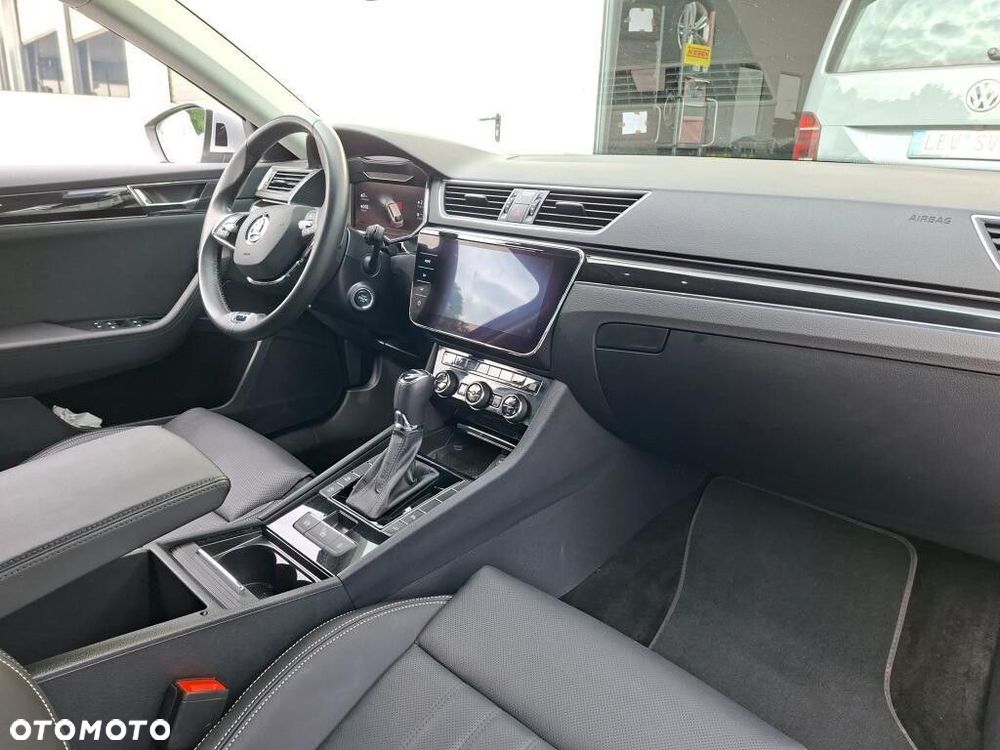 Skoda Superb 2.0 TDI SCR L&K DSG - 9