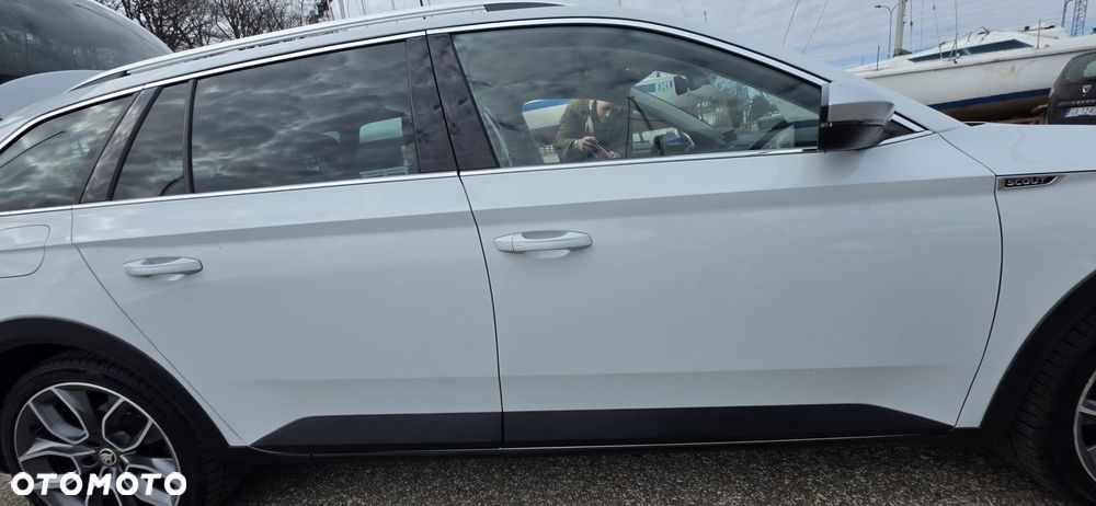 Skoda Superb 2.0 TDI SCR 4x4 Scout DSG - 27