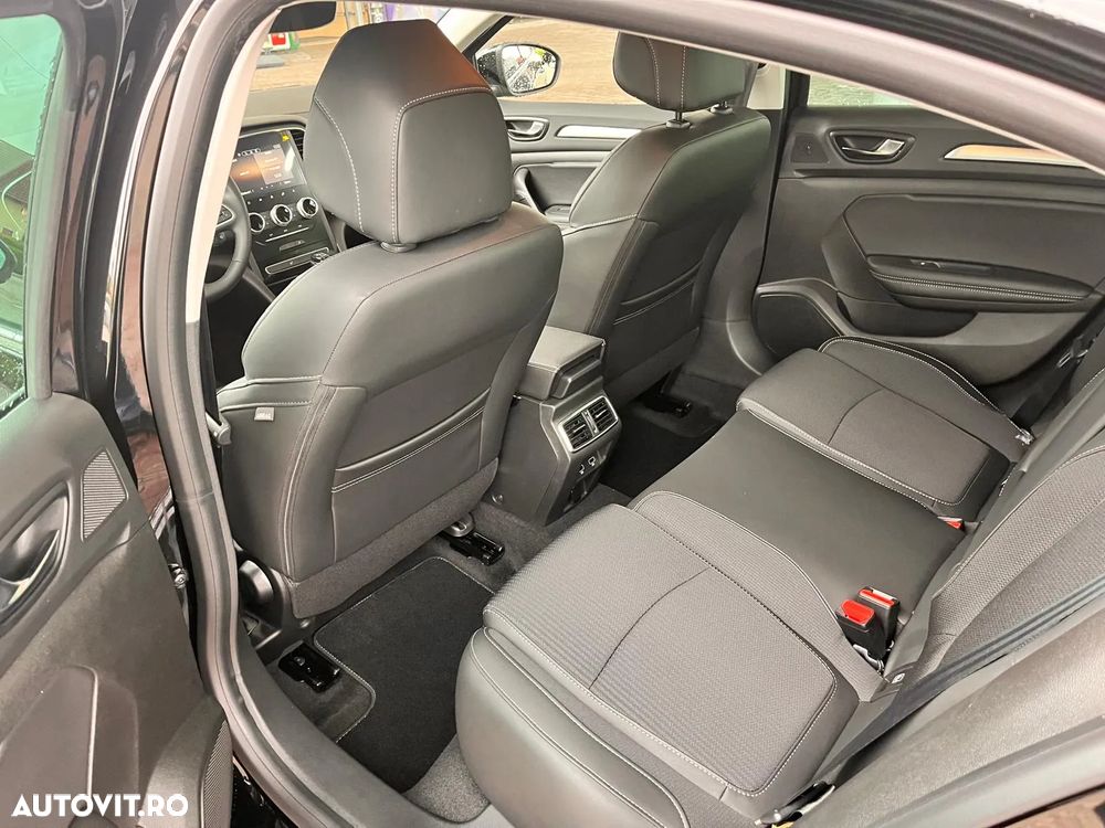 Renault Megane TCE 140 Techno - 3