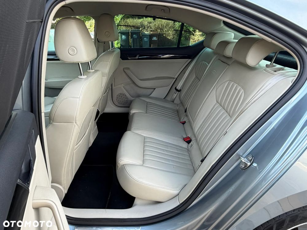 Skoda Superb 2.0 TDI L&K DSG - 18