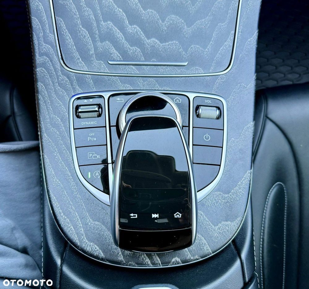 Mercedes-Benz CLS - 25