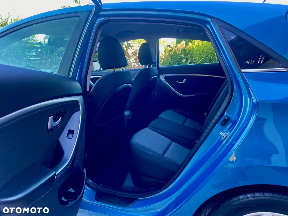 Hyundai i30 1.6 GDI BlueDrive Classic + DCT - 9