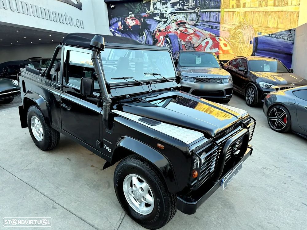 Land Rover Defender 90 2.5 Td5 Soft Top - 36