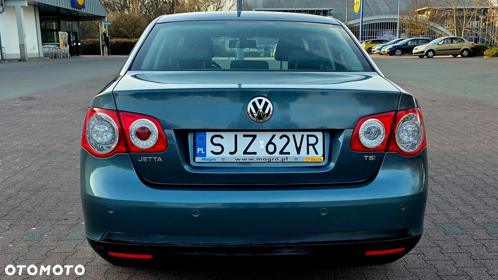 Volkswagen Jetta - 5