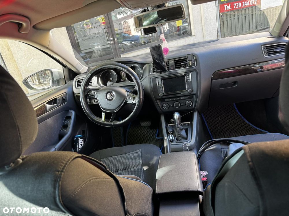 Volkswagen Jetta - 6
