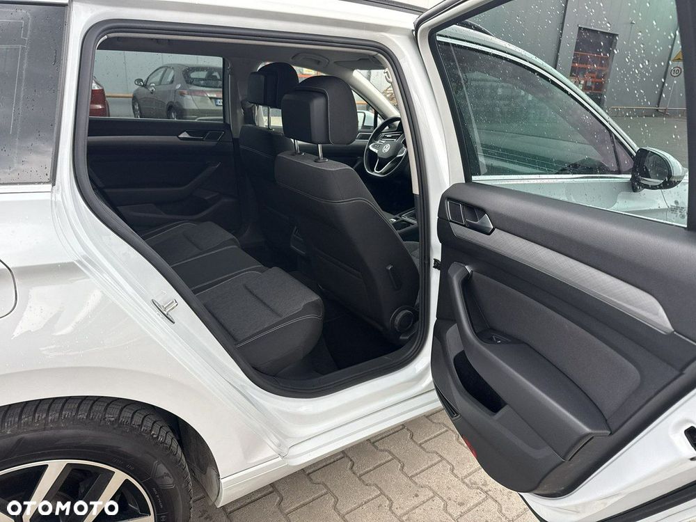Volkswagen Passat 1.5 TSI EVO Business - 17