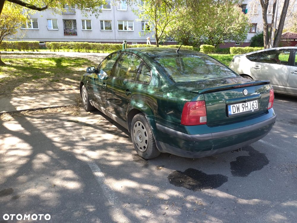 Volkswagen Passat 1.9 TDI Highline - 6