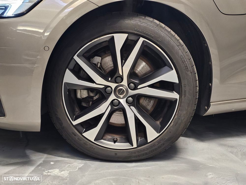 Volvo V60 2.0 T8 AWD TE R-Design - 29