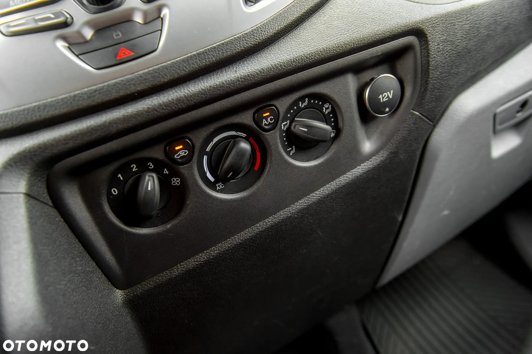 Ford Transit - 18