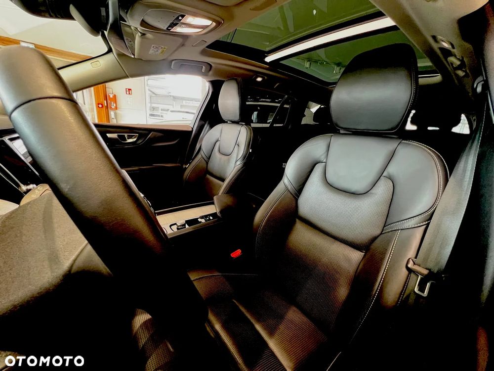 Volvo V60 B5 B AWD Ultimate Dark - 16