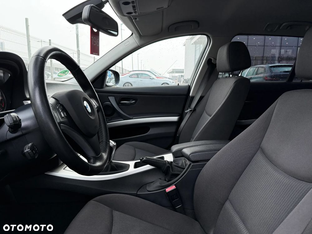 BMW Seria 3 318i Edition Lifestyle - 26