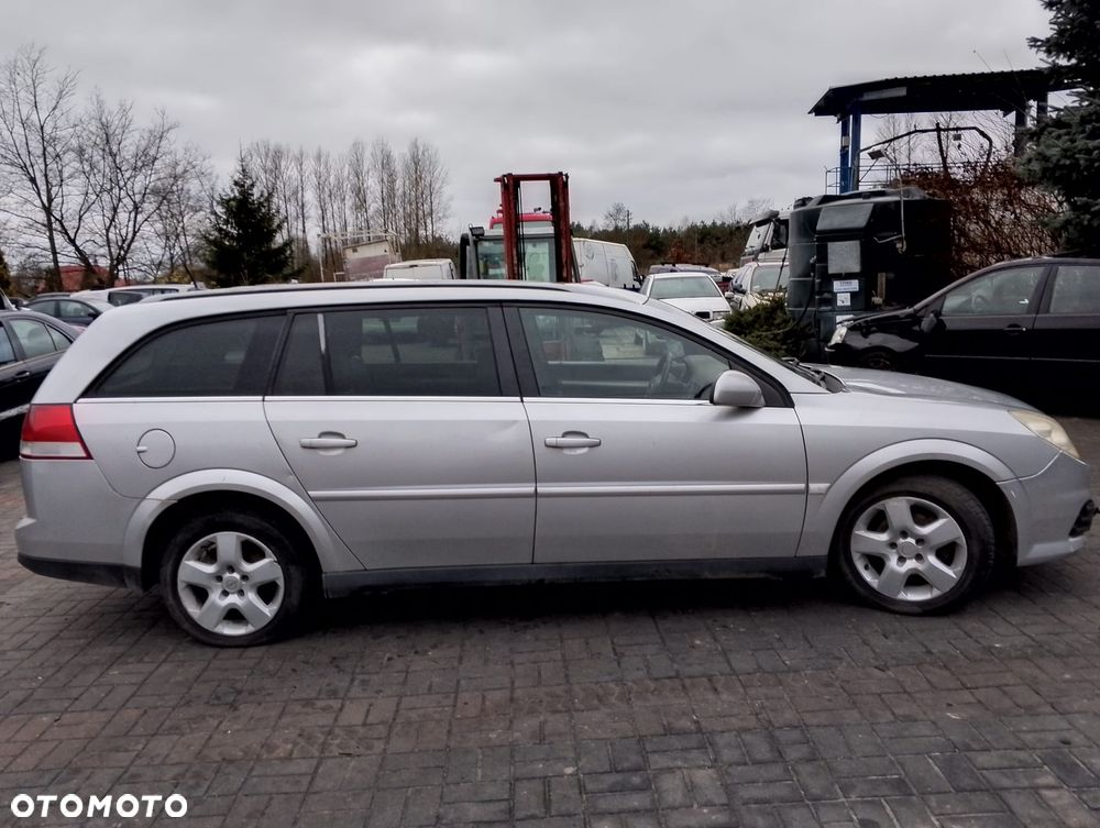 Opel Vectra C FL (05-08r.) 1.9 CDTI 149KM. Silnik Z19DTH Skrzynia F40WR lakier Z157 /157. Cały na części. GWARANCJA !!! Przód Tył Zestaw Komplet Drzwi Klapa Zderzak Błotnik Maska Grill Atrapa Szyba Pas Lampa Lusterko Boczki Fotel Kanapa Kokpit Deska Rozdzielcza Przełącznik Włącznik Sterownik Przewody Wiązka Instalacja Moduł Komputer Czujnik Listwa Pompa Alternator Wtryski Głowica Rozrusznik Kompresor Sprzęgło Dwumas Silnik Skrzynia ABS Klimatyzacji Paliwa Wspomagania Kolektor Turbina Przepustnica Zawór Chłodnica Koło Hak Belka Sanki Zawieszenie Mcpherson Półoś Amortyzator Wydech Tłumik Zacisk Most - 6