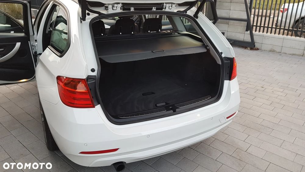 BMW Seria 3 318d Modern Line - 19