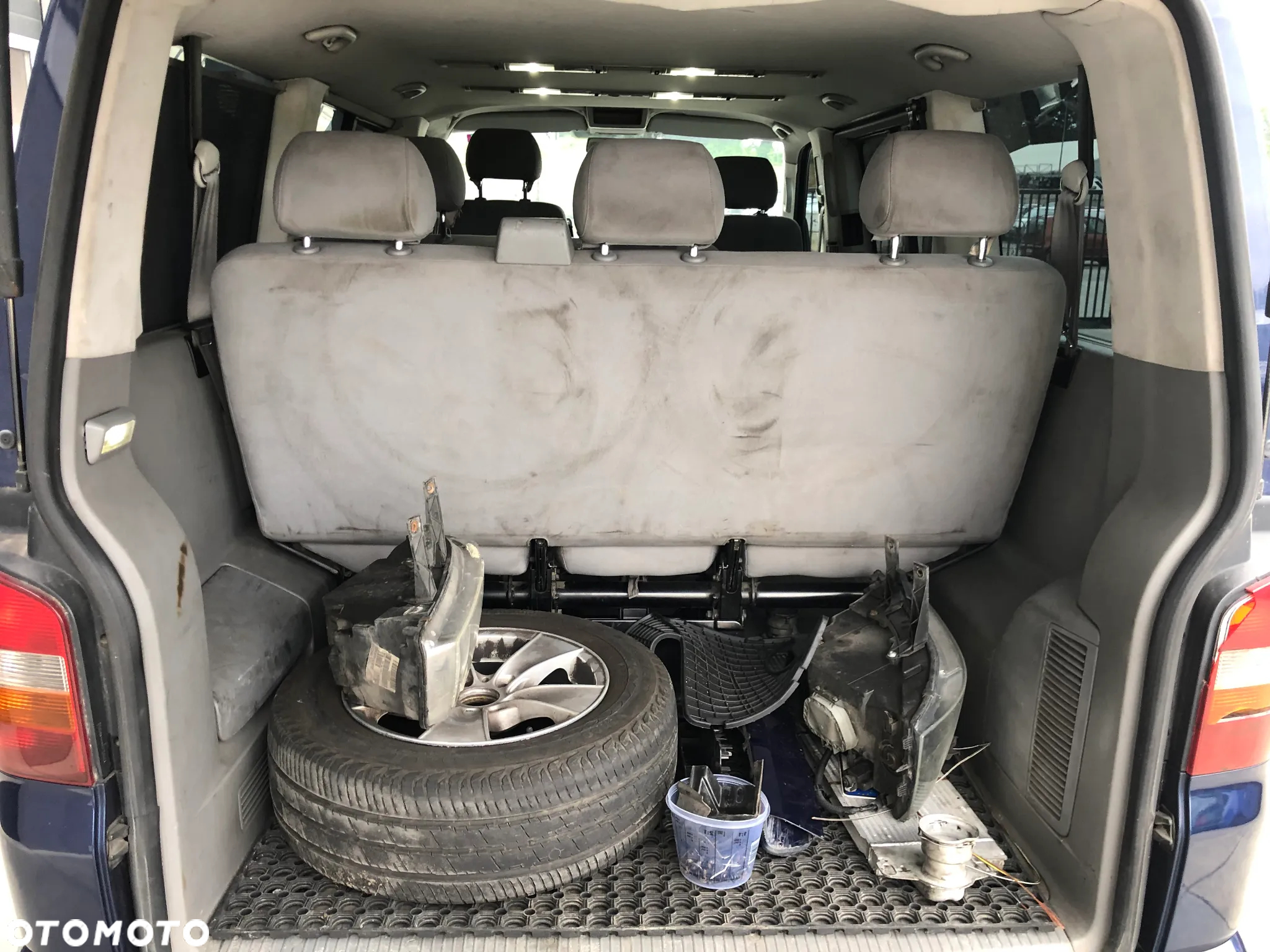 Volkswagen Caravelle - 15