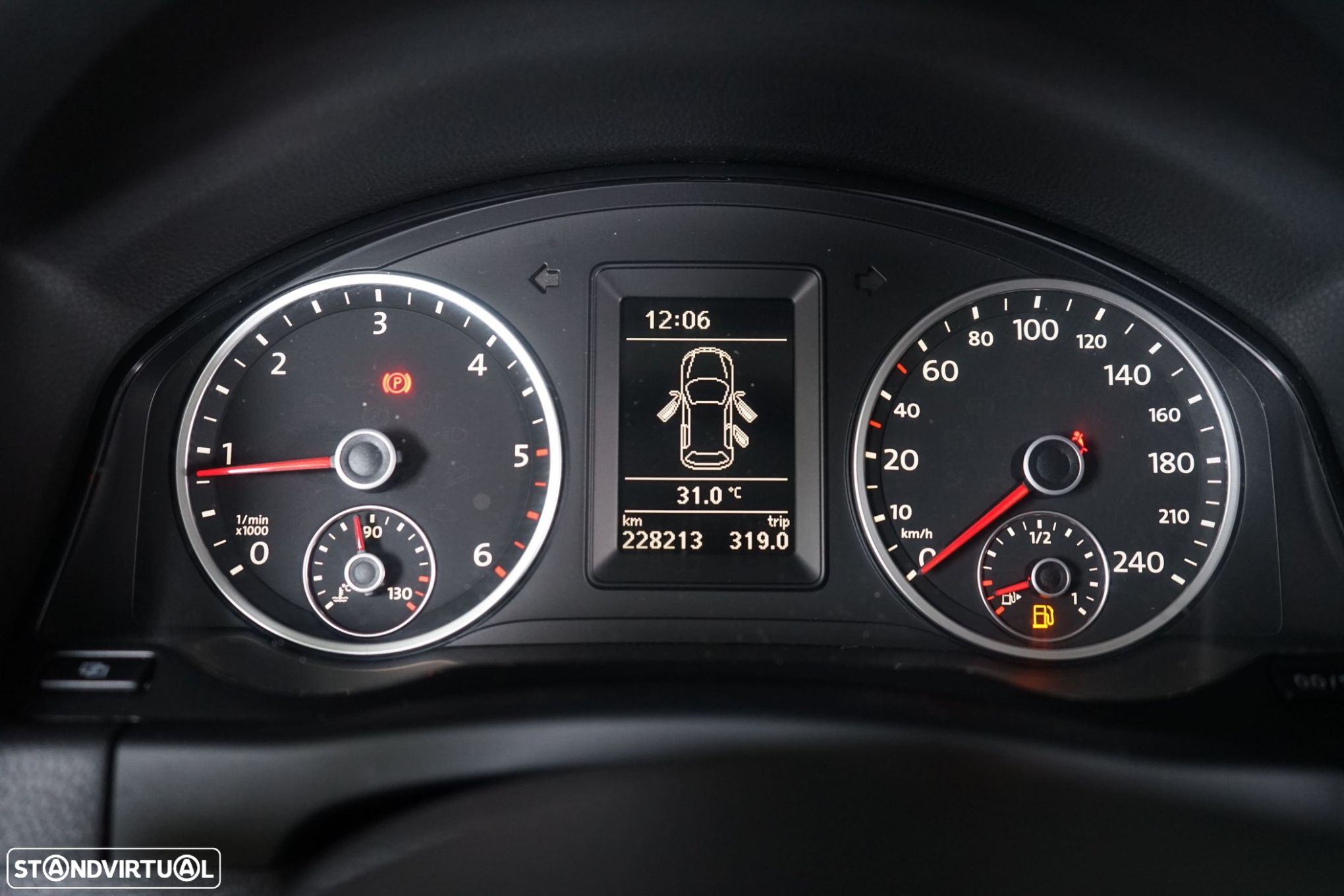 VW Tiguan 2.0 TDi Cup BlueMotion - 25
