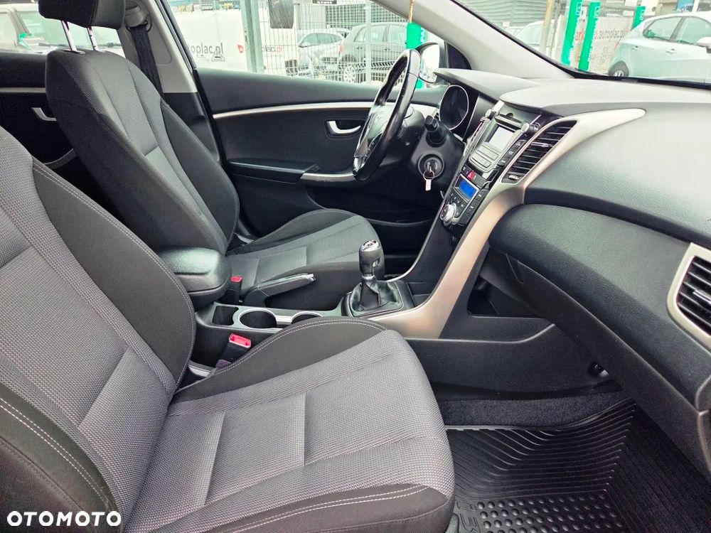 Hyundai i30 1.6 GDI Comfort - 28