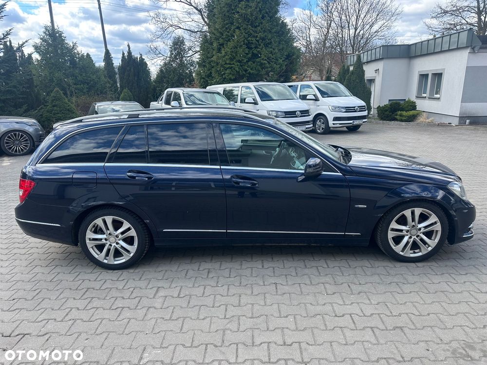 Mercedes-Benz Klasa C 180 CGI Automatik BlueEFFICIENCY Avantgarde - 12