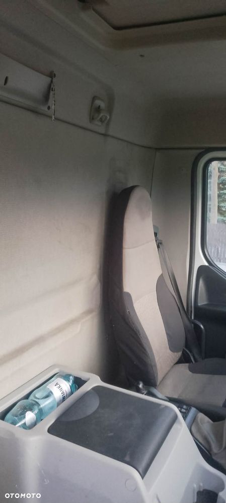 Renault Premium 280 - 8