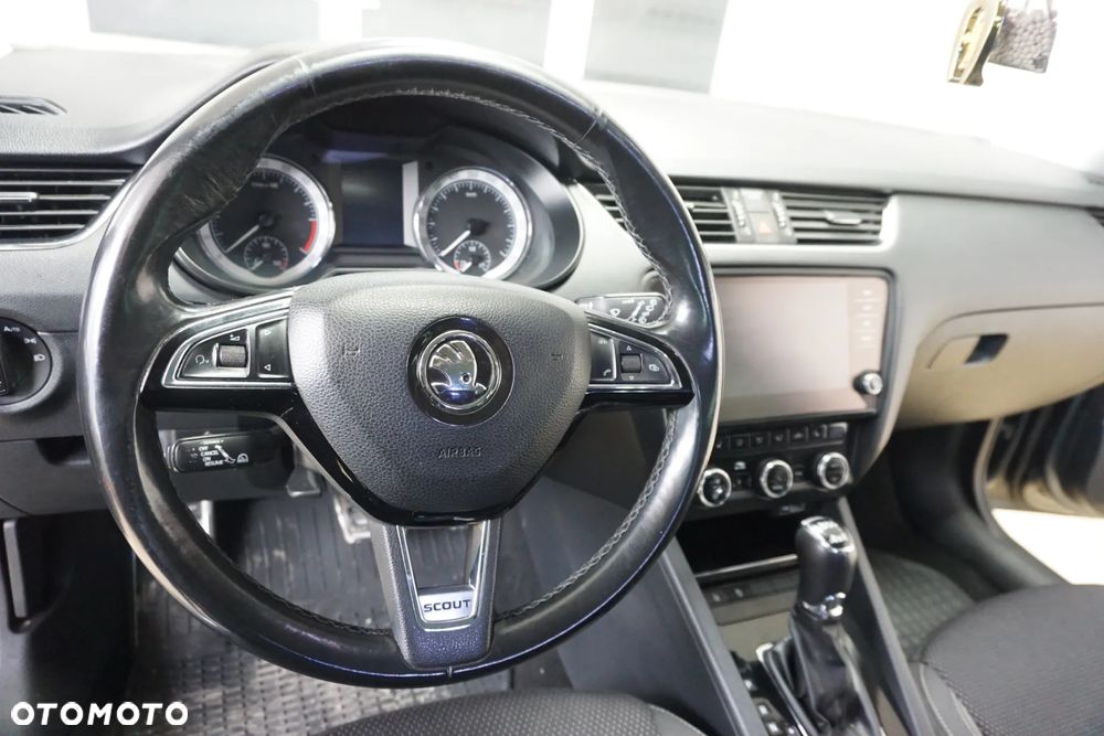 Skoda Octavia 2.0 TDI 4x4 DSG Scout - 18