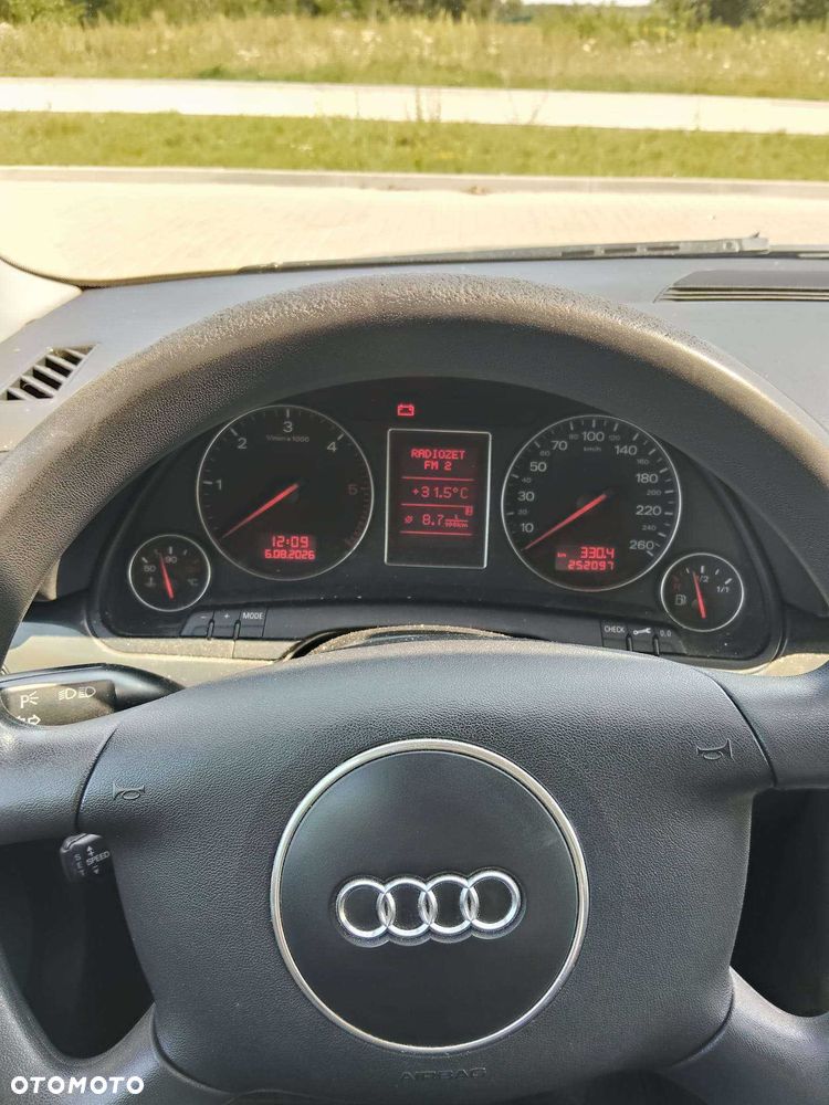 Audi A4 Limousine - 7