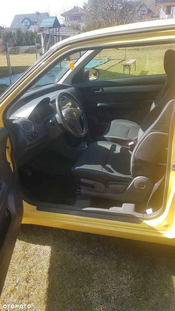 Suzuki Swift 1.3 Sakura - 4